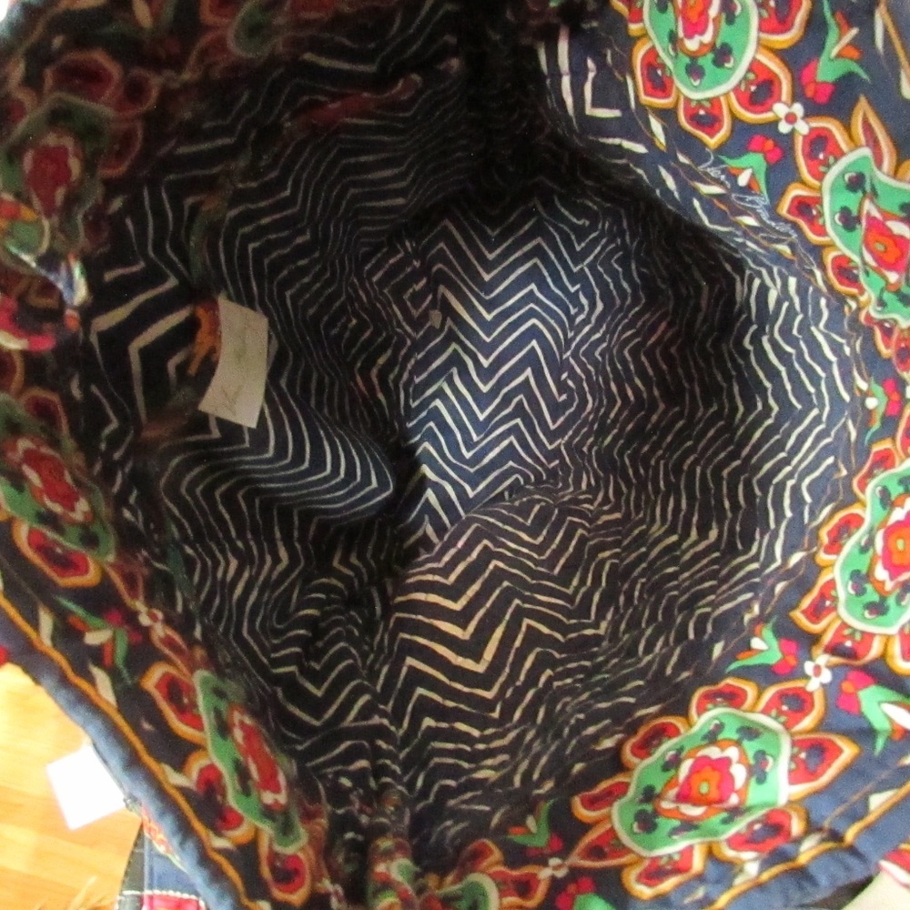 Vera Bradley in Venetian Paisley pattern Bag - Picture 4 of 7